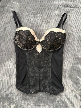Victoria's Secret Black & Cream Lace corset